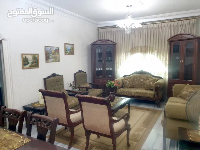 عرجان قرب فندق الريجنسي شقة للبيع مساحة 135 متر طابق أول