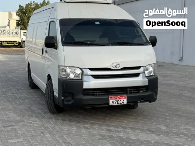 2022 Toyota Hiace GLS