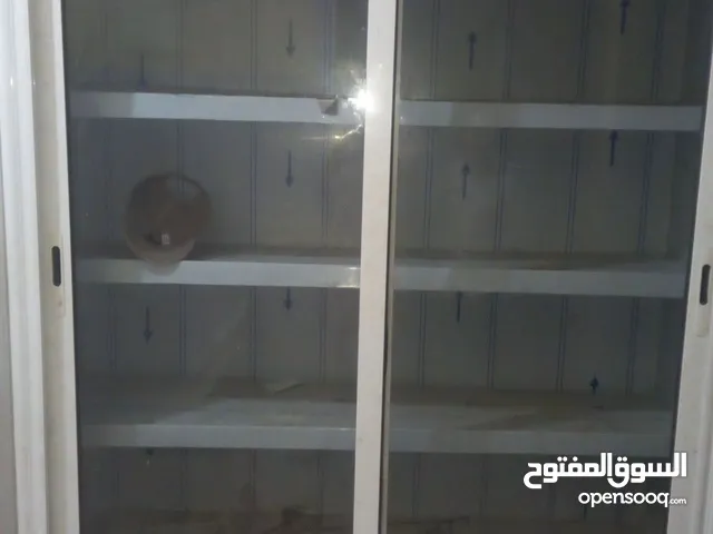 ثلاجة البقال