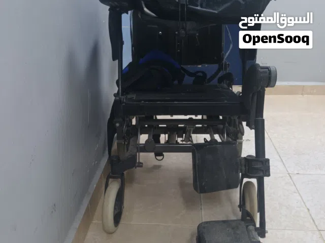كرسي متحرك بمواصفات خاصة للبيع