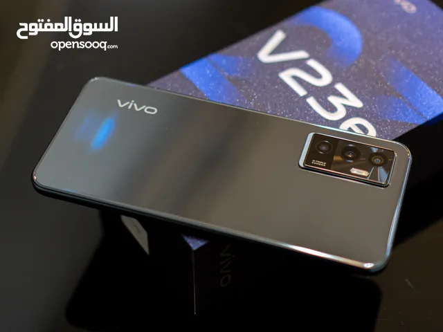 هاتف فيفو في 23e 5G النسخه السعودي فتح علبة هاتف Vivo V23e :- هاتف Vivo V23e مع اسكرينة تم وضعها مسب