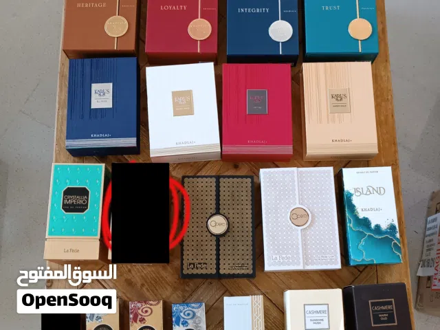 مجموعة من العطور والزيوت والعود والبخور، العدد 90 قطعة، نسائية ورجالية،