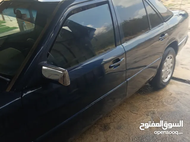 مرسيدس 200 1986