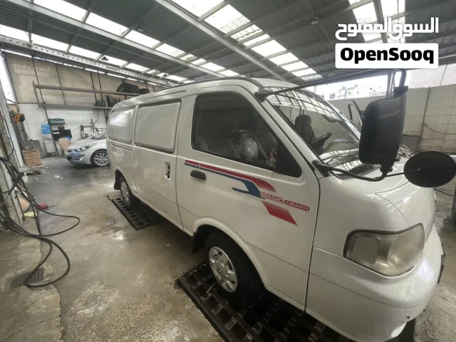 2005 Kia Pregio
