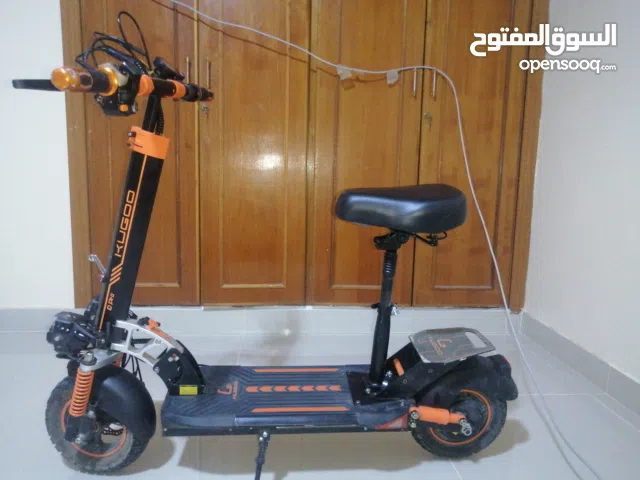 سكوتر كهربائي KUGOO D Pro مستخدم لمدة أكثر من ثلاثة أشهر من تاريخ النشر بسعر 1200 درهم AED