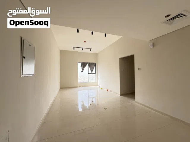 HUGE 1 BEDROOM HALL APARTMENT WITH BALCONY AVAILABLE NOW