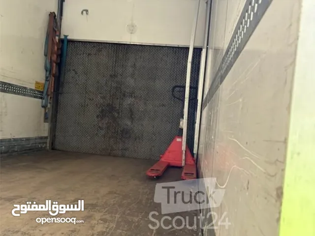 Mercedes-Benz Actros 2546 6x2 Box Truck