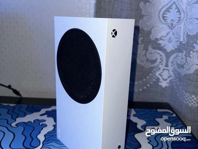 مع جميع ملاحقات الجهاز XBOX S