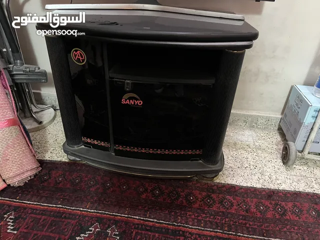 ميز تلفزيون مودرن لون اسود و بقطعه الاعلى متحركه