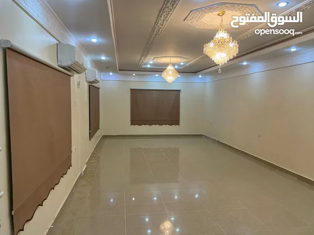 2 Bedrooms Chalet for Rent in Al Jahra Kabd