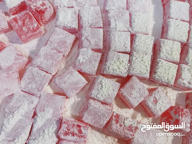 حلويات عنوان الحله قضاء المسيب.  الجوده عنواننا. ونستطيع توفير اصحاب المحال والاسواق بالاعداد الكبير