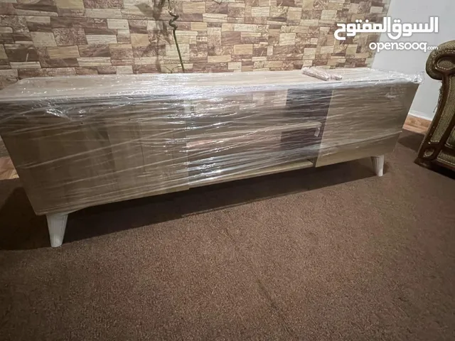 طاولة تلفاز
