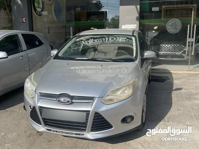 فورد فوكس متوفره داخل شركة ياهلا لتجارة السيارات