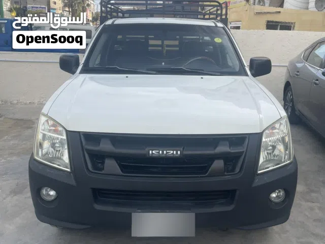 2011, ايسوزو, D-ماكس, Standard