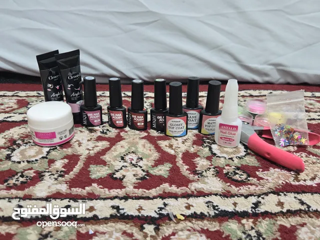 Brand-New Acrylic & Gel Nail Kit – Polishes, Coats, Powder, Decorations & Tools super cute and