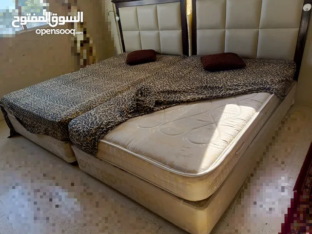 تخت مفرد ونص مع فرشه بسعر مغري بحالة الوكاله ،بوكس مغلق +فرشه + راسيه خشب مع جلد