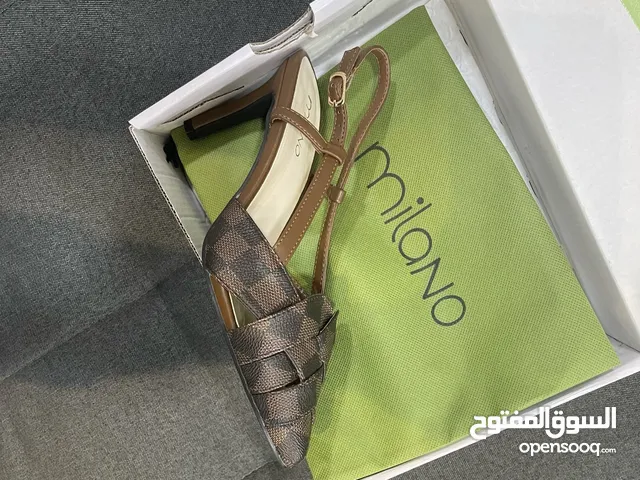 Woman's shoes