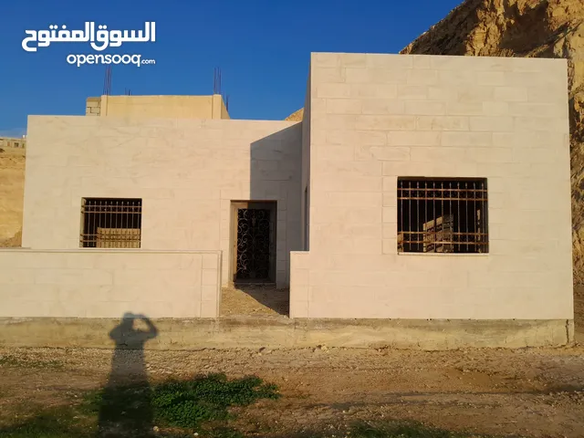 154 m2 4 Bedrooms Townhouse for Sale in Zarqa Other