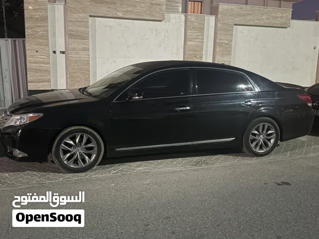 2011 تويوتا افالون Limited
