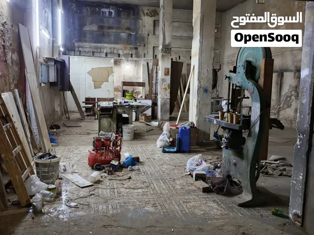 منجره للبيع موقعه رصيف بجانب ابو خديجه للخشب