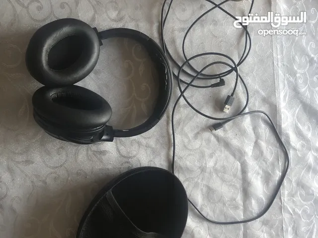 سماعة noise cancelling بلوتوث bluetooth مع علبة و شاحن و سلك لتحويلها الى سماعة عادية