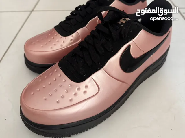 احذية رياضية/رسمية مستعملة Nike/Marks & Spenser جديدة للبيع