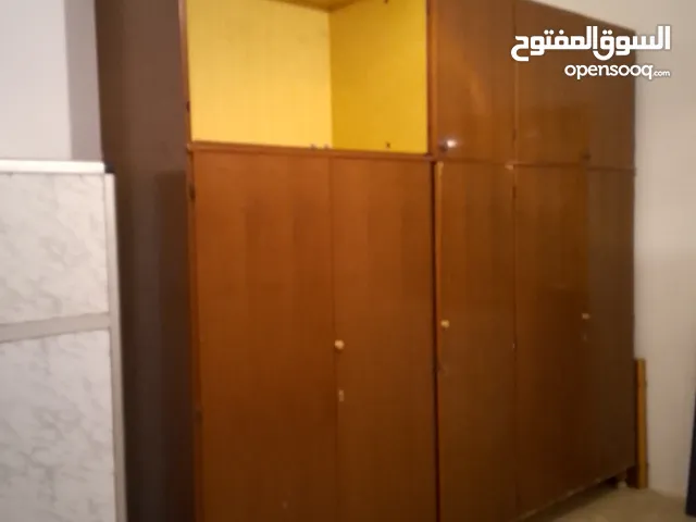 دولاب مهني خشب غير مضغوط