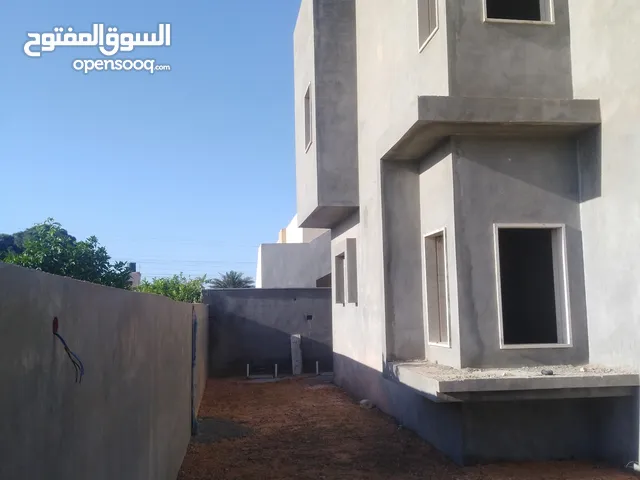 560 m2 4 Bedrooms Townhouse for Sale in Tripoli Ain Zara