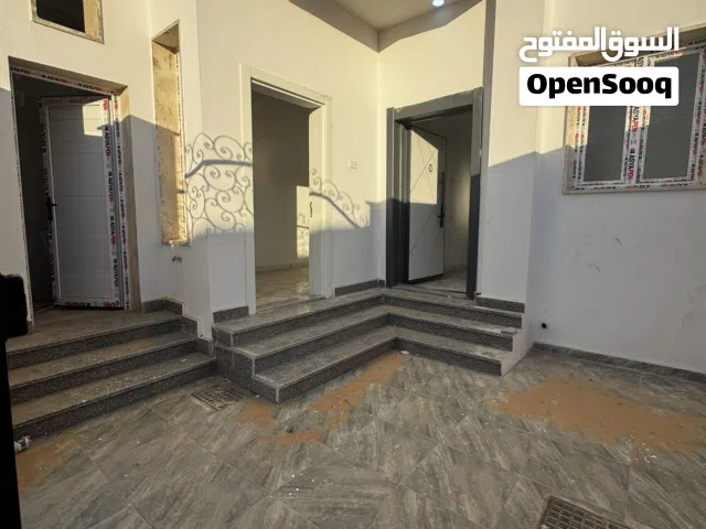 110 m2 3 Bedrooms Townhouse for Sale in Tripoli Ain Zara