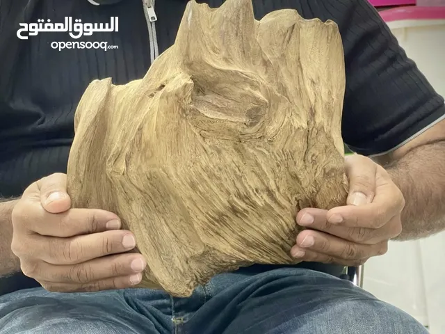 A piece of Moroccan oud super high quality weighing 2 kg كسرة عود موروكي سوبر مرتفع وزن 2 كيلوغرام