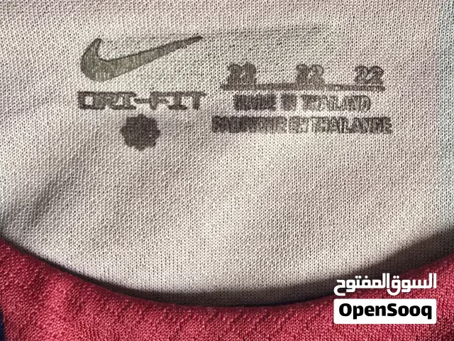 طقم برشلونة ميسي شبه جديدمقاس 22 مناسب لعمر 8 سنوات
