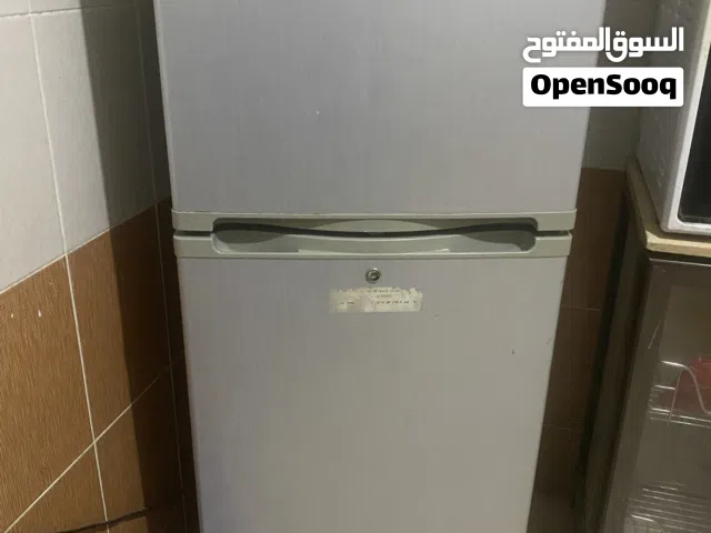 ثلاجة للبيع