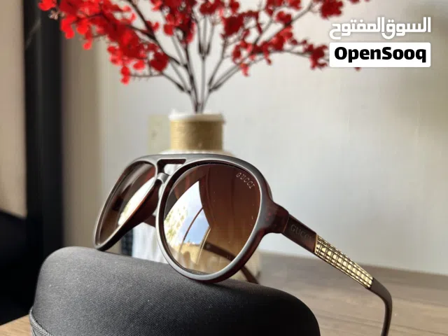 نظارة جوتشي  GUCCI صنع ايطالي مستعملة بس صدقًا مرة وحدة شبه جديدة ولا خدش فيها