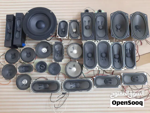 سماعات مختلفه