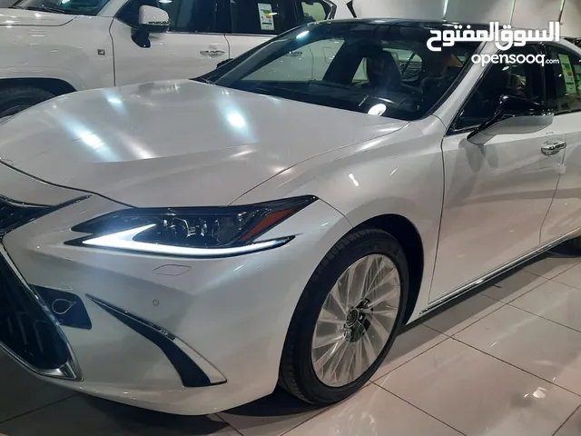 Lexus ES 2023 in Al Riyadh