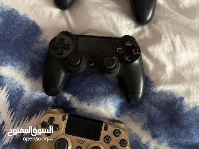 ps4 original 500GB من الأفضل و انه اصلي و الافضل من ذالك صيني و الذي يعتبر الافضل
