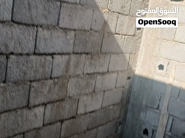 لدينا استراحه البيع نص تشطيب بلحوض سباحه وميه البير مكان عين زارة الباعيش حوازه الورد اقرا تحت