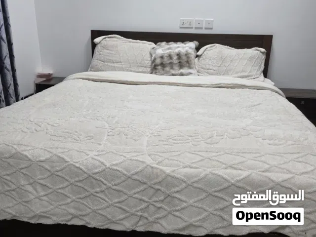 غرفة نوم 5 قطع بحالة ممتازة بس تحتاج دهان