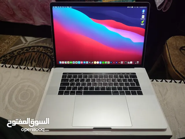 MacBook pro 2017 ( 15 inch )