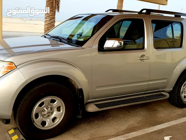 Pathfinder 2011m 132000km, 3000BHD