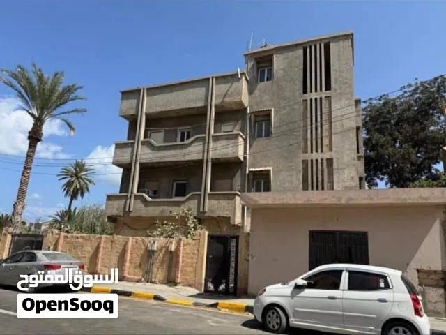 عقار تجاري. مقام عليها. عماره 3. طوابق. لبيع بناء قديم. علي الفرعي الرابط بين زناته والحشان
