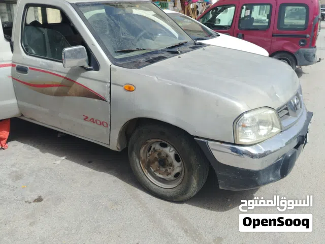 2008 نيسان فرونتيير Crew Cab SV