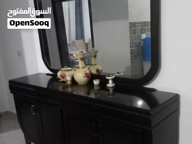 دلسوار (خزانه جانبيه مع مرآه كبيره)