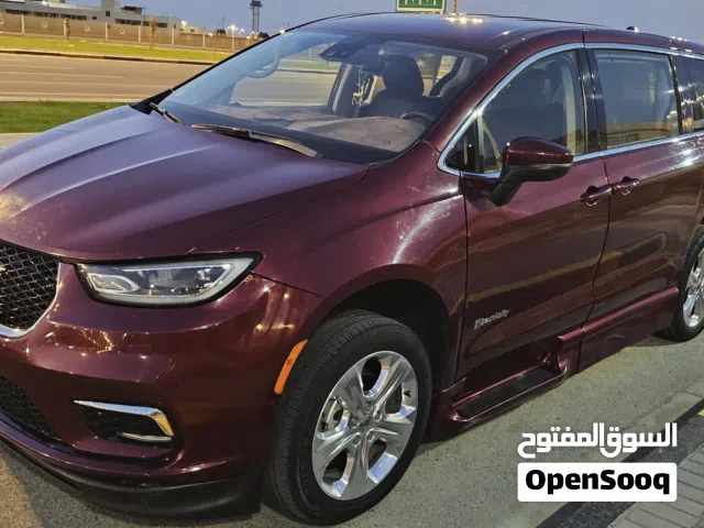 2023 كرايسلر باسيفيكا Limited