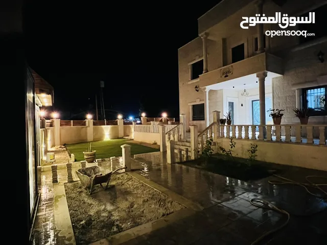 350 m2 More than 6 bedrooms Villa for Sale in Jericho Al-Auja