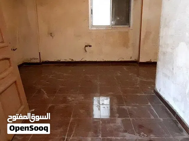محل تجارى للايجار مساحه 96م دورين  وجهه كبير ناصيه