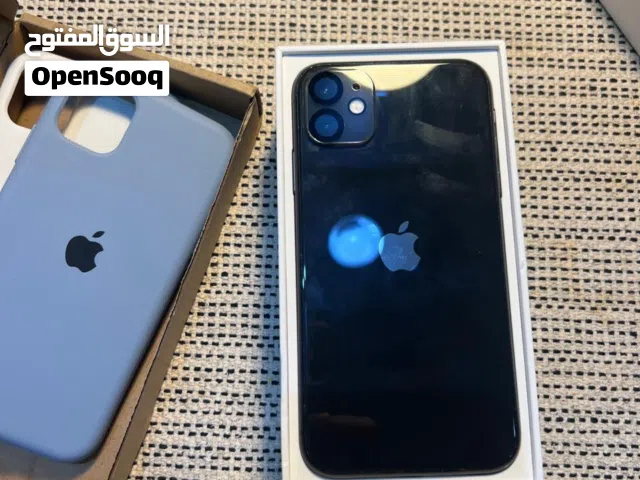 آيفون 11 العادي اسود مبدل شاشاته ما في ولا شي ثاني اموره ممتازه