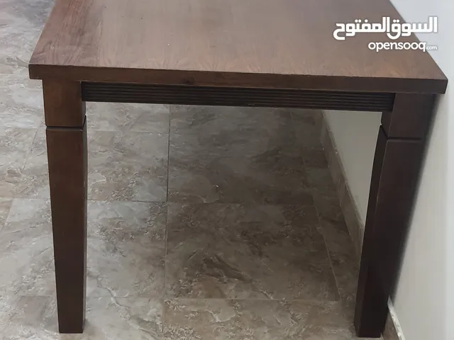 طاولة طعام للبيع بحالة ممتازه