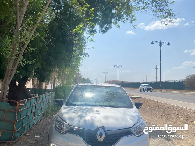 Used Renault Captur in Buraimi