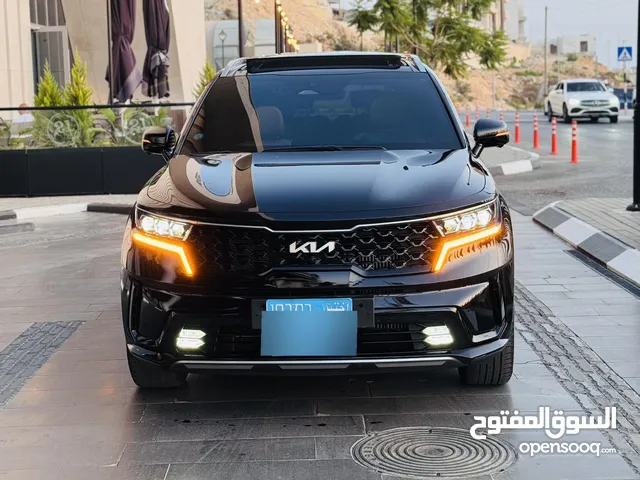 السيارة الاكثر تميزآ واقتصاديآ ، كيا سورينتو هايبرد 4/4 2023 فل كامل مع فتحة بالسعر المميز على كاش